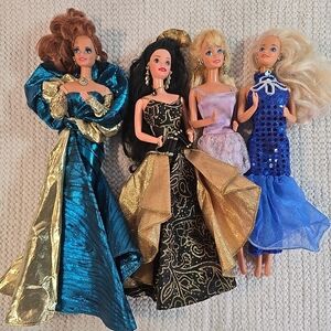 Lot Of 4 90s Barbies Fancy Gowns Jewlery ~ Classique Collection, Moonlight Magic